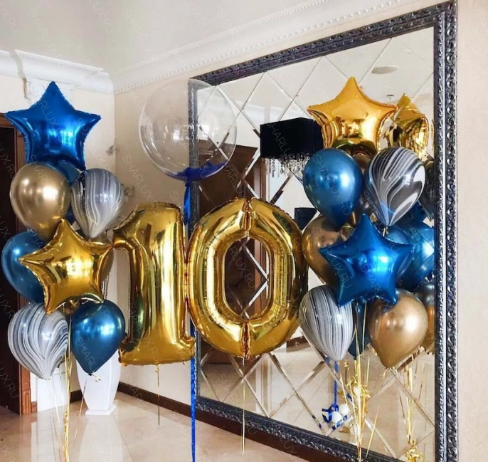 Композиция сине-золотых шаров на 10 лет