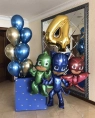 Композиция из шаров в коробке на 4 года Герои в масках